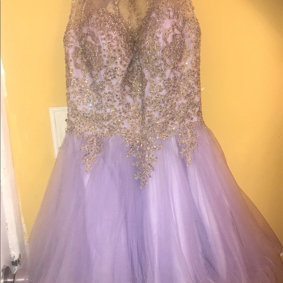 Lavender dress very prom and graduation worthy - Picture 4 of 4
